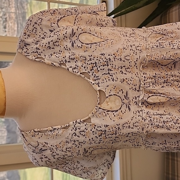 lucky Brand large white multi short sleeve top. - Picture 2 of 9